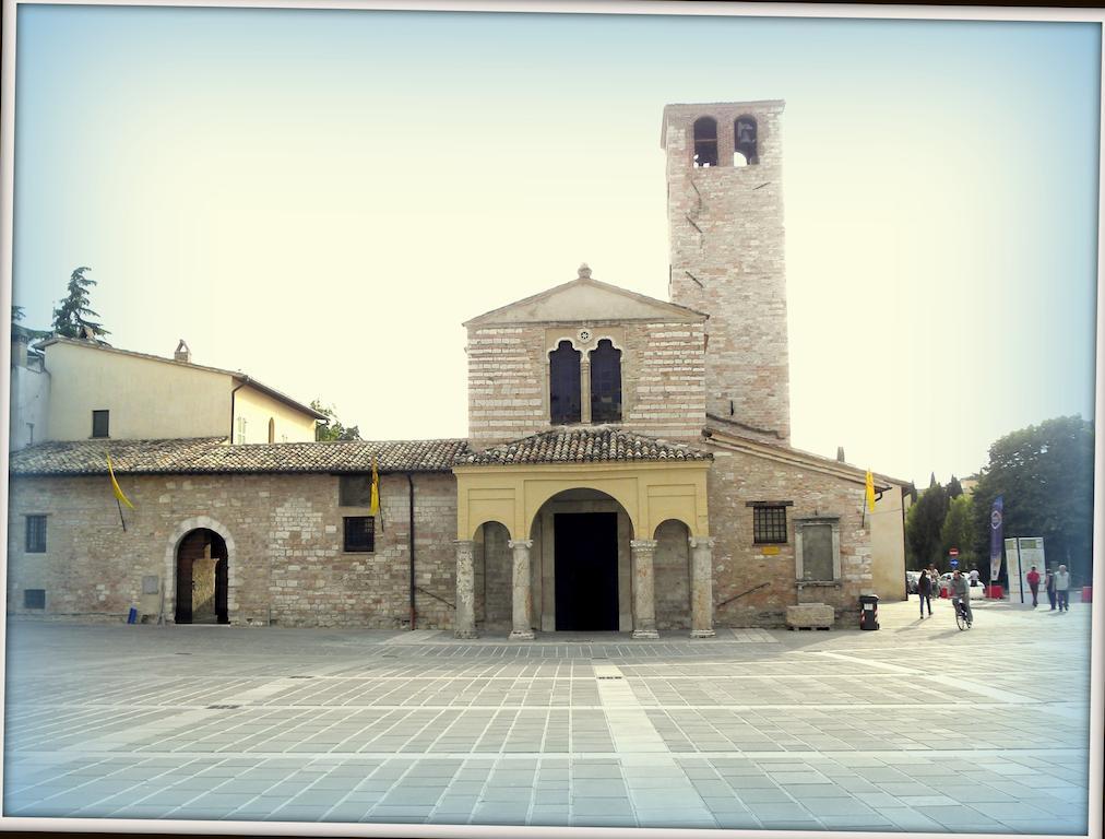 Residenza Mazzini Foligno Eksteriør billede