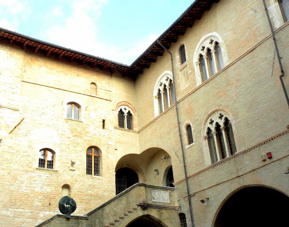 Residenza Mazzini Foligno Eksteriør billede
